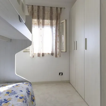 Holiday home Falcon House *