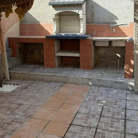 Nyaraló Falcon House