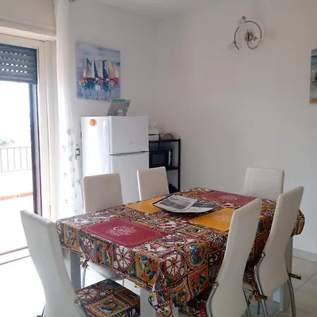 Falcon House Nyaraló *